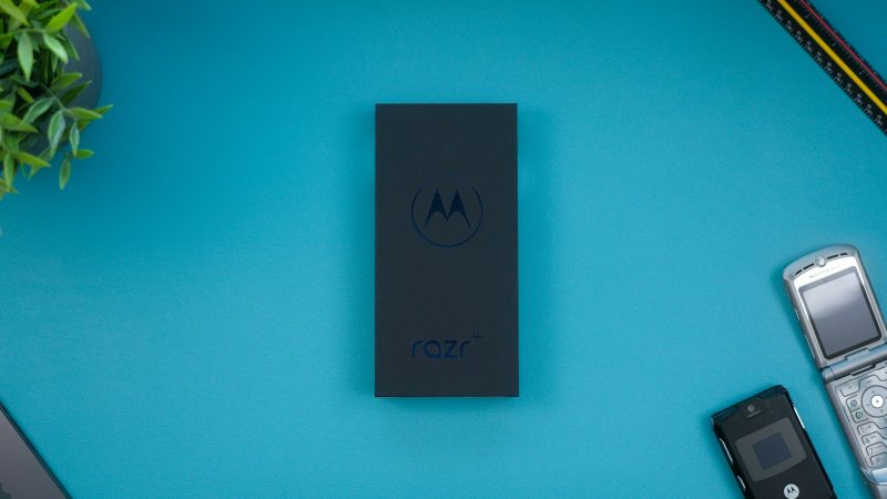 The Spec Sheet Paradox: Motorola’s Real-World Pragmatism vs. Bleeding-Edge Flagships